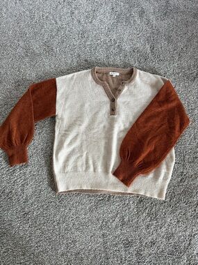 Blu Pepper cute Henley style sweater size medium